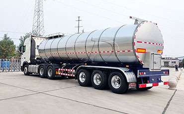 熱烈祝賀安徽某農(nóng)業(yè)公司選用天潤新東淀粉乳運(yùn)輸車