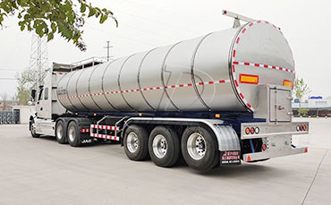 天潤(rùn)新東牛奶運(yùn)輸車助力江蘇乳企高效物流